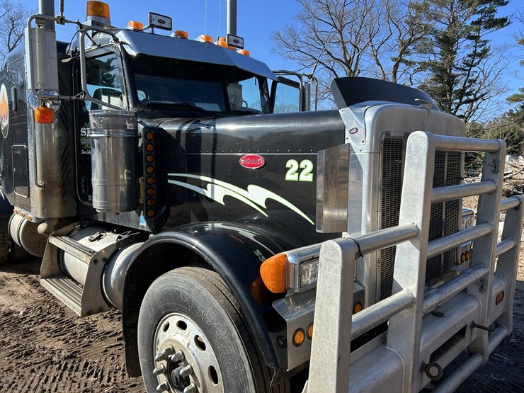 2005-peterbilt-379-image-11
