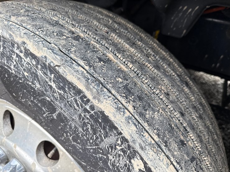 2016-massey-ferguson-8-image-70