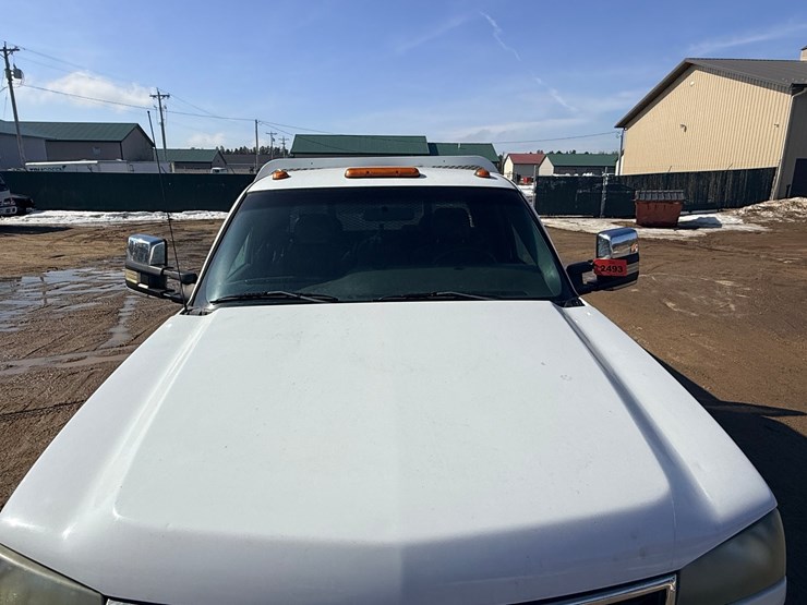 2006-chevrolet-3500hd-image-37