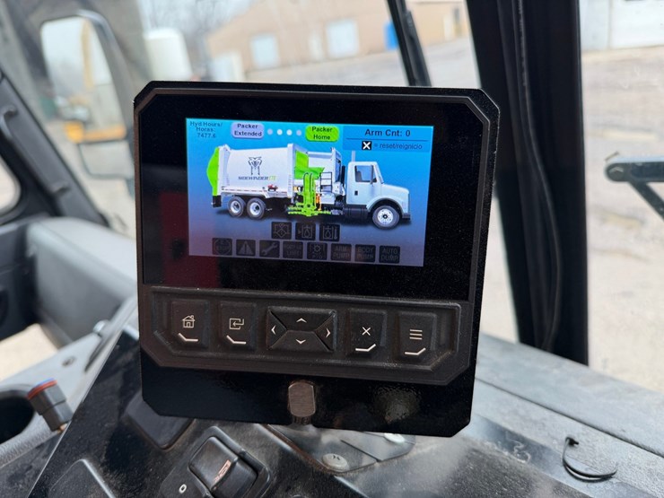 #1360-•-2019-peterbilt-pb520-side-load-garbage-truck-image-66