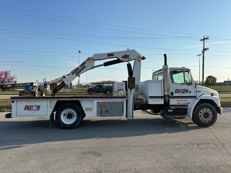 freightliner-fl70-image-6