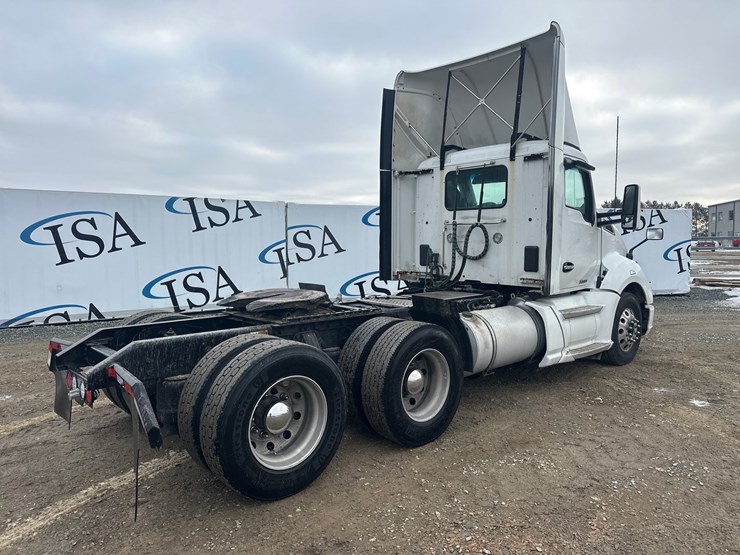 2017-kenworth-t680-image-5