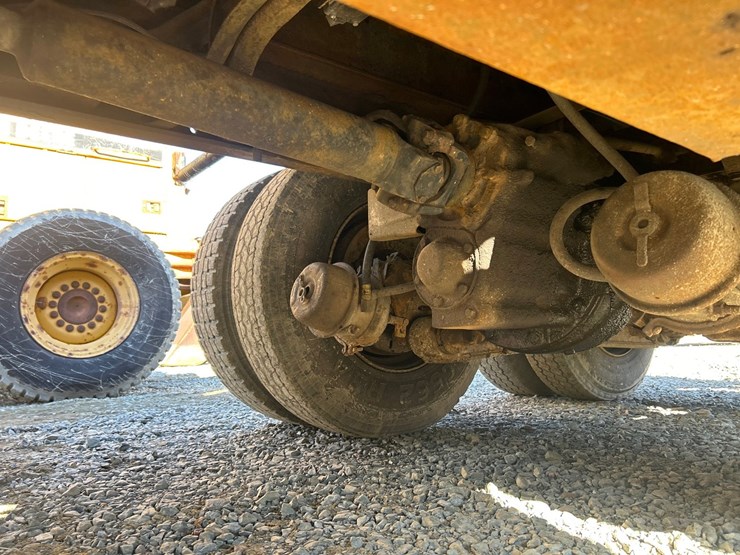 2006-international-7400-image-33