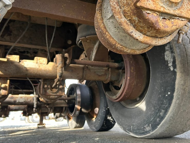 1995-axle-end-dump-image-28