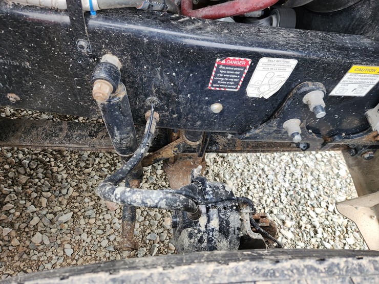 2014-massey-ferguson-8-image-38