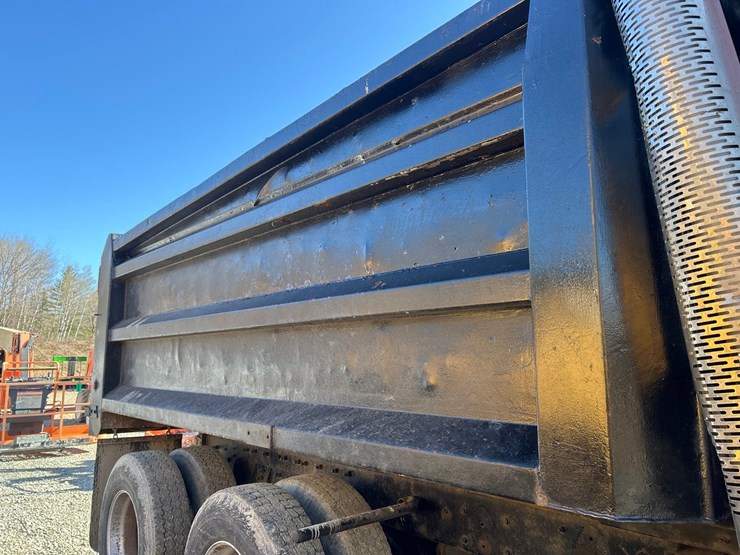 2006-international-7400-image-16