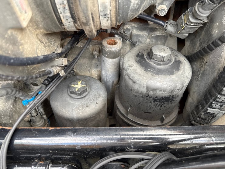 2016-massey-ferguson-8-image-22