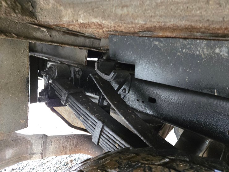 2011-ford-f550-image-38