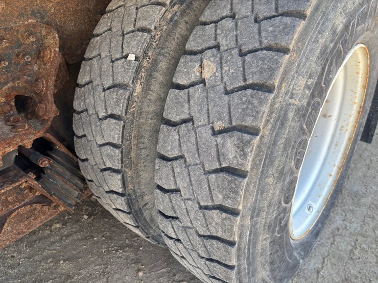 2006-international-7600-image-132