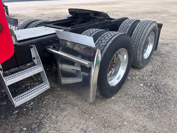 1998-peterbilt-379-image-15