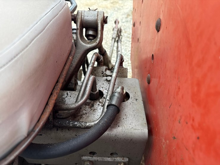 massey-ferguson-265-image-58