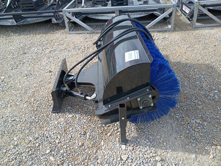 #23932-•-sweeper-mini-skid-steer-attachment-image-7