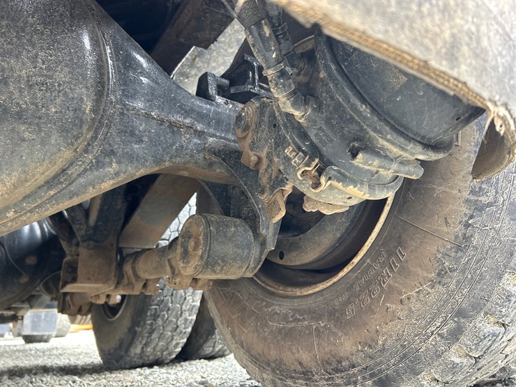 2005-peterbilt-357-image-25