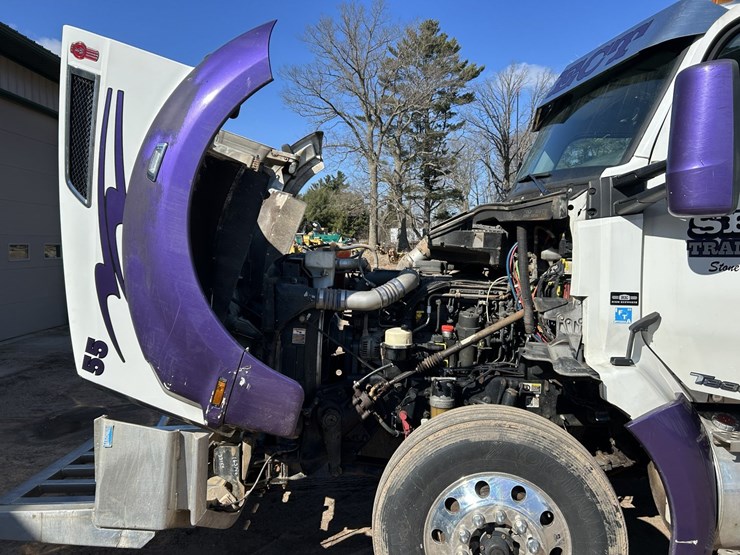 2020-kenworth-t880-image-40