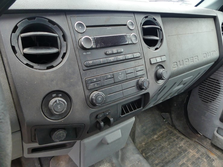 2012-ford-f250-xl-image-14