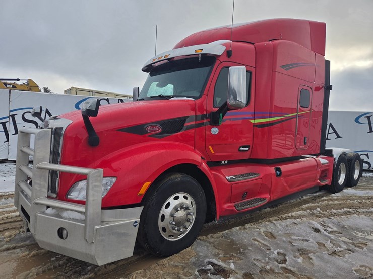peterbilt-579-image-1