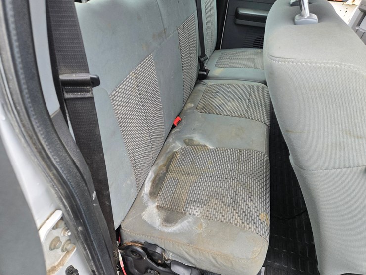 2011-ford-f550-image-56