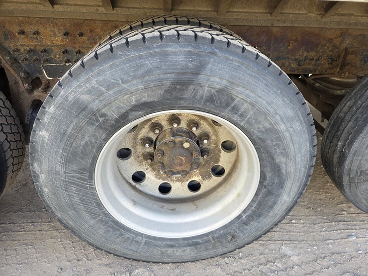 2012-international-7600-image-72