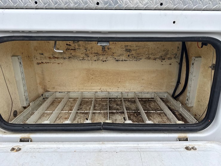 2015-ford-f550-image-33