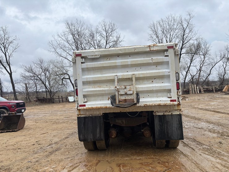 1997-ford-lt8000-image-3