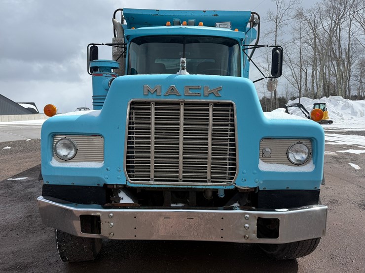 #1056-•-1989-mack-quad-axle-dump-truck-image-8