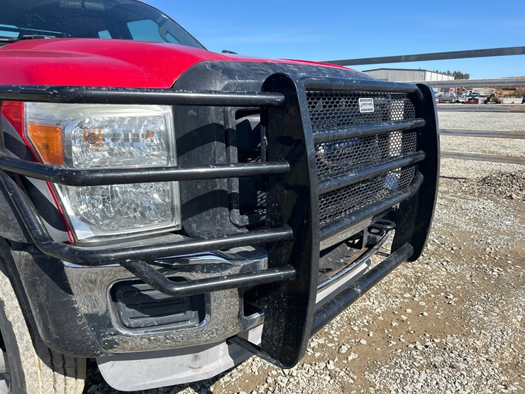 2011-ford-f550-image-11