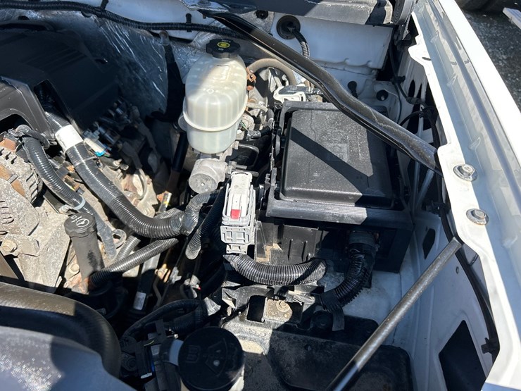 2018-chevrolet-3500-image-47