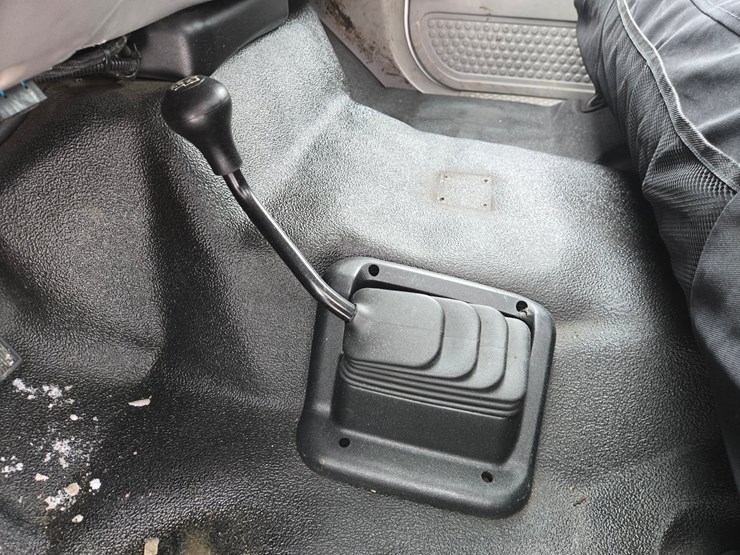 2001-ford-f350-image-38