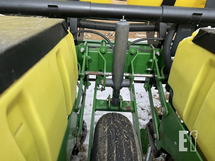 john-deere-1750-image-36