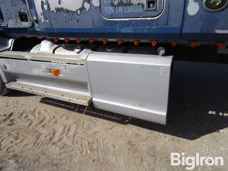 2001-mack-ch613-image-11