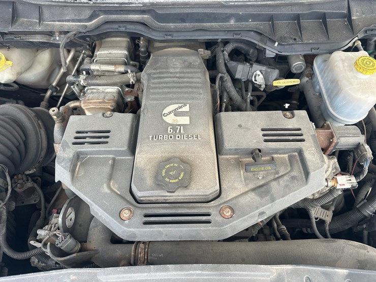 2012-massey-ferguson-8-image-51