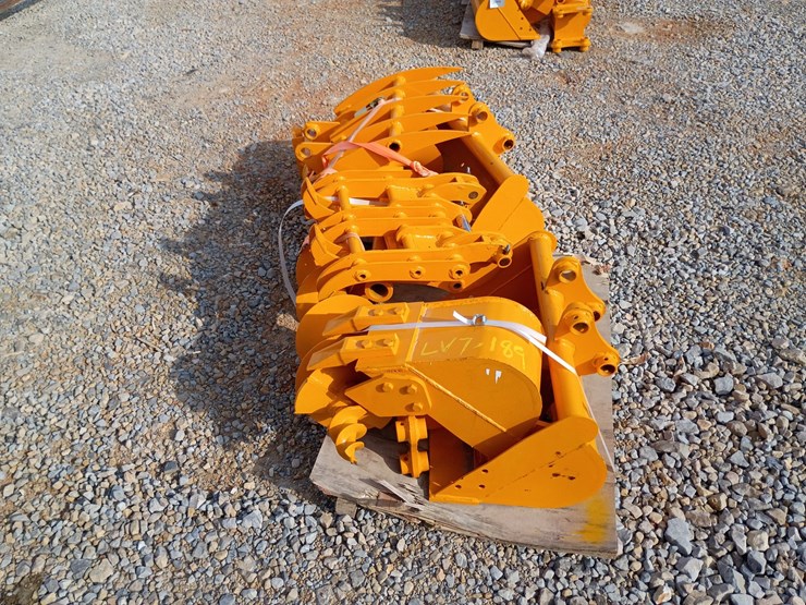 #23921-•-excavator-attachment-set-image-2