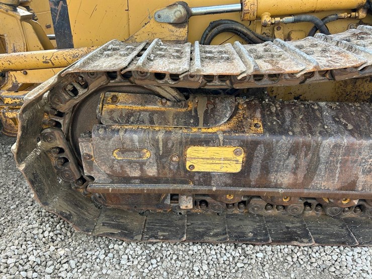 caterpillar-d5k-xl-image-17