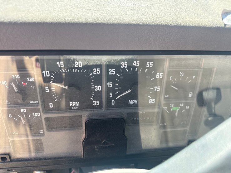 2000-international-4700-image-41