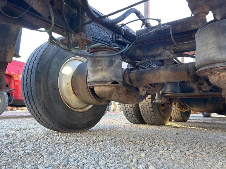 2001-mack-ch613-image-48