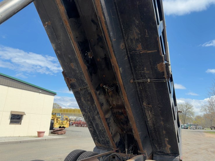 1998-mack-rd690s-image-14