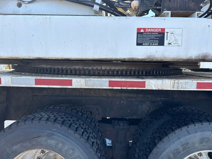 2002-freightliner-fl80-image-44