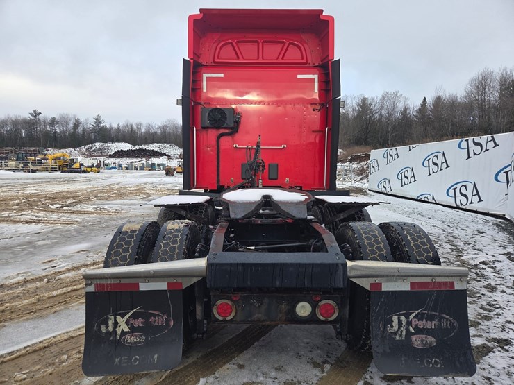 peterbilt-579-image-4