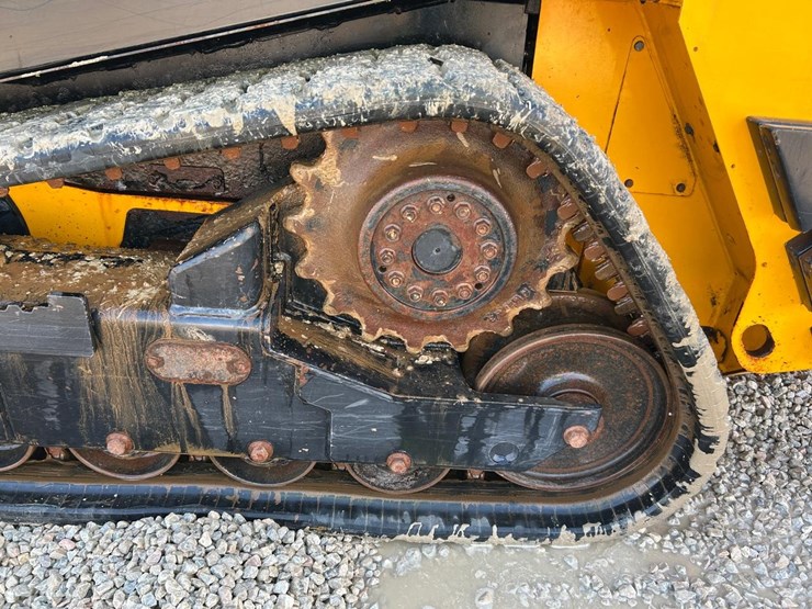 2022-jcb-2ts-7t-image-17