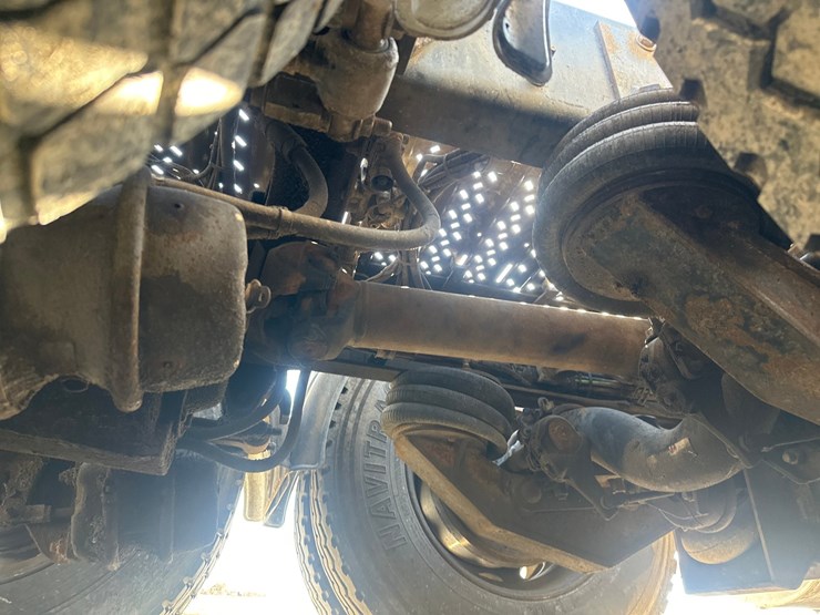 2014-massey-ferguson-8-image-58