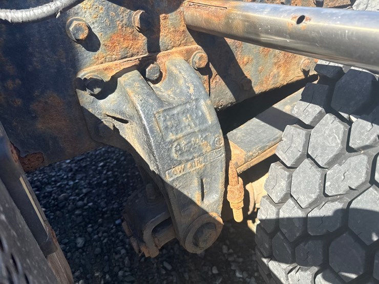 1994-peterbilt-359-image-37