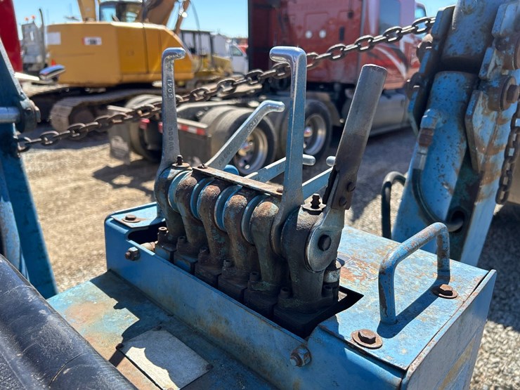 ditch-witch-r65-image-24