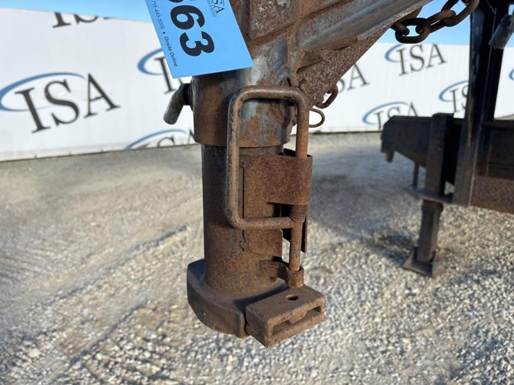 2016-massey-ferguson-8-image-8