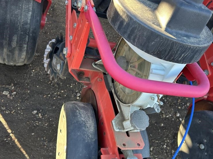 2009-white-8516-image-13