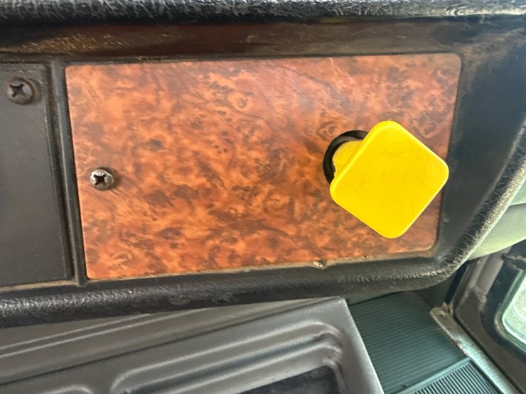 2005-kenworth-t800-image-66