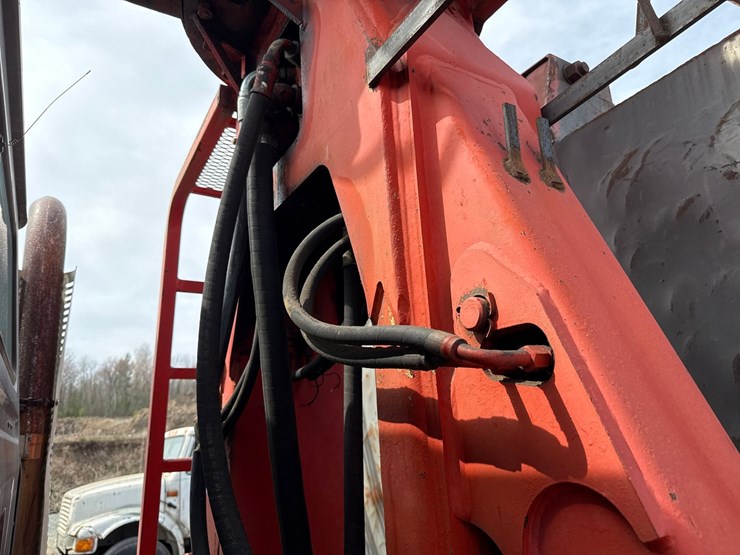 1990-massey-ferguson-8-image-45