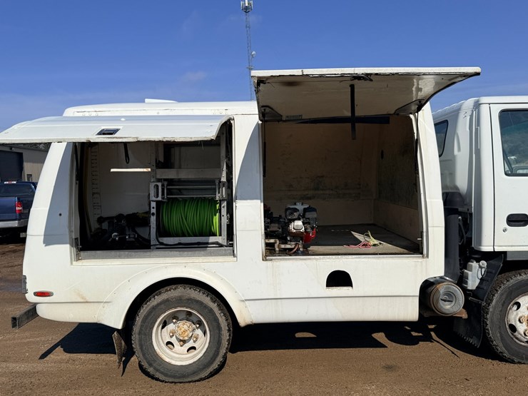 2002-isuzu-npr-image-19