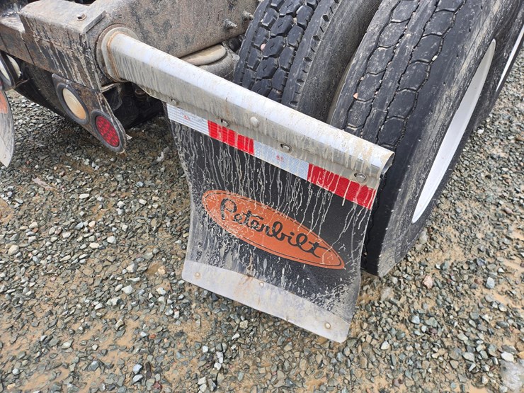 2007-peterbilt-387-image-33