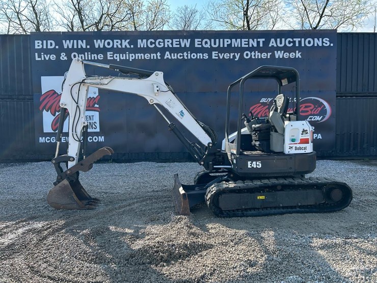 bobcat-e45-image-1