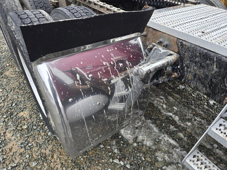 2007-peterbilt-387-image-26